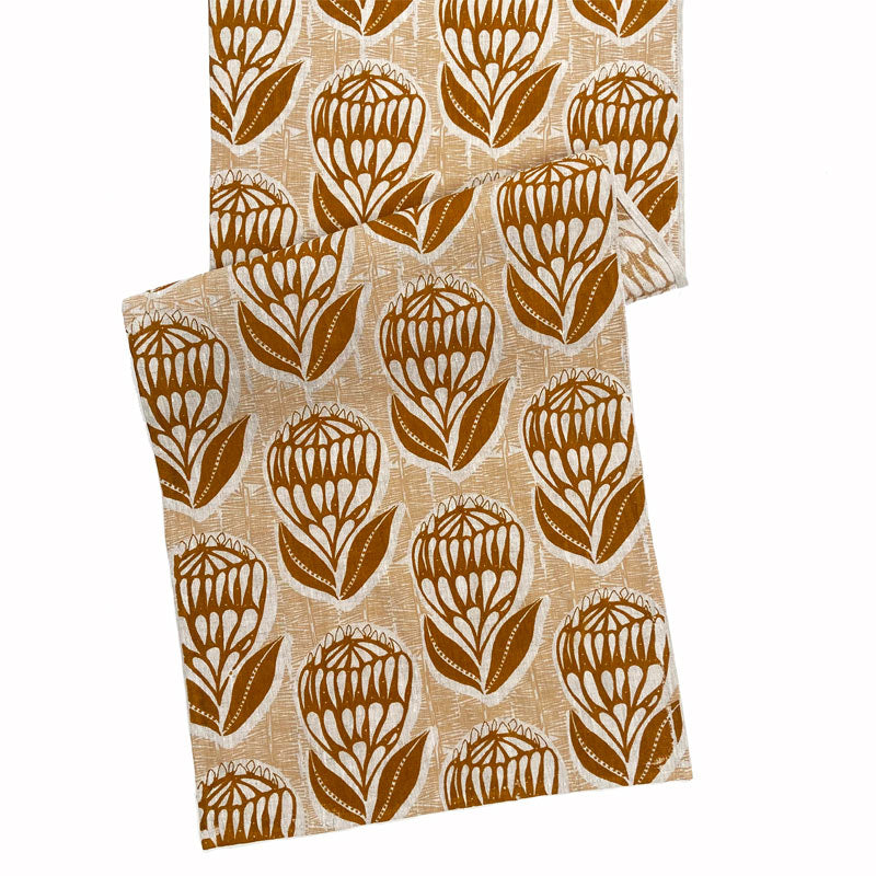 Waratah Table Runner Caramel