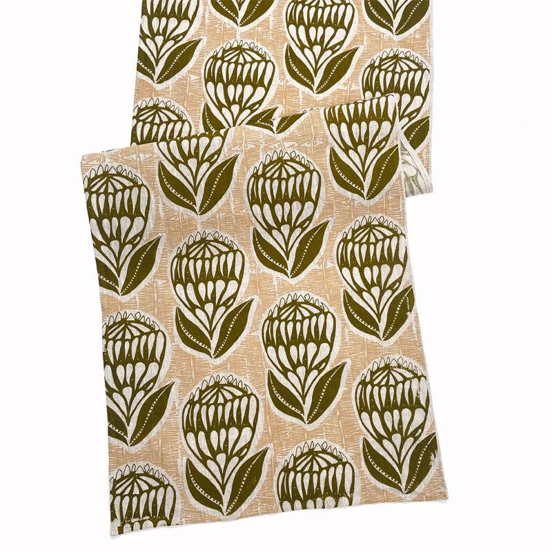 Waratah Table Runner Khaki/Nude